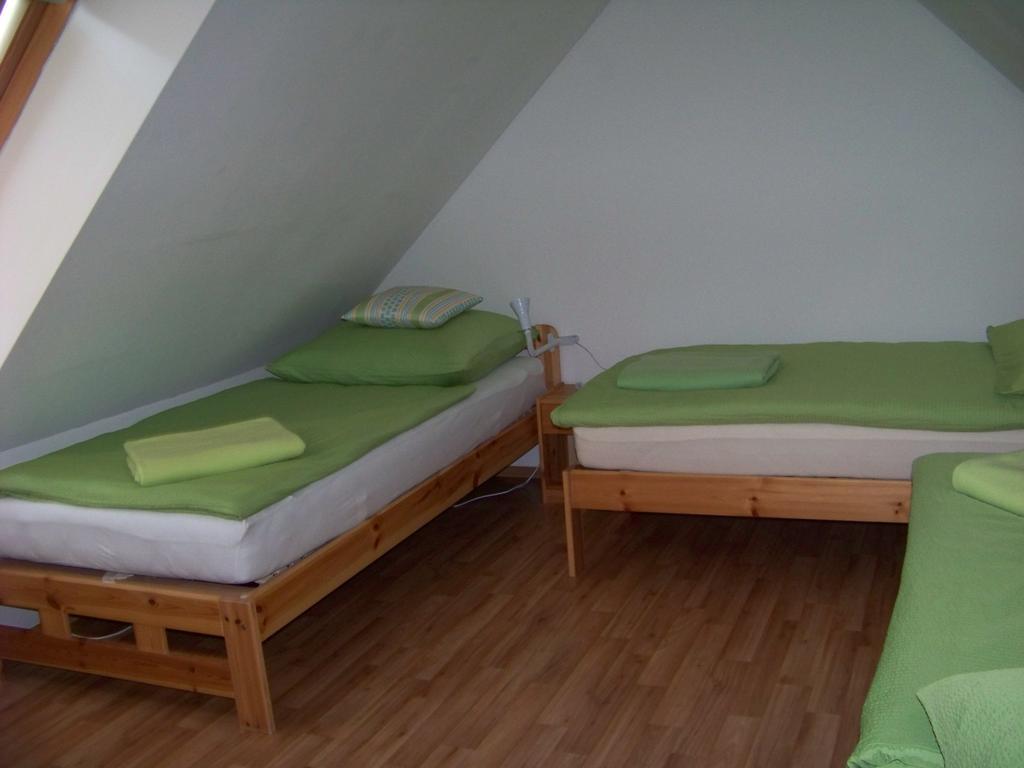 Tisá 488 Quarto foto