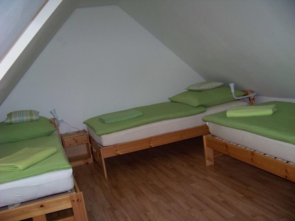 Tisá 488 Quarto foto